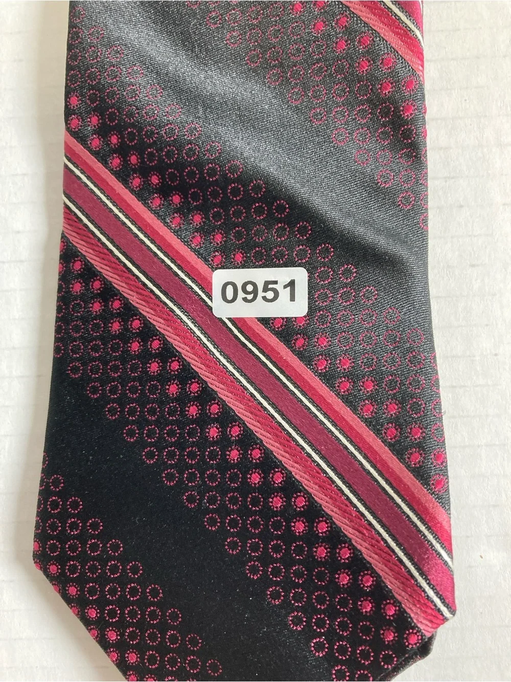 Ted Baker London Mens 100% Silk Tie Black Red Made in USA